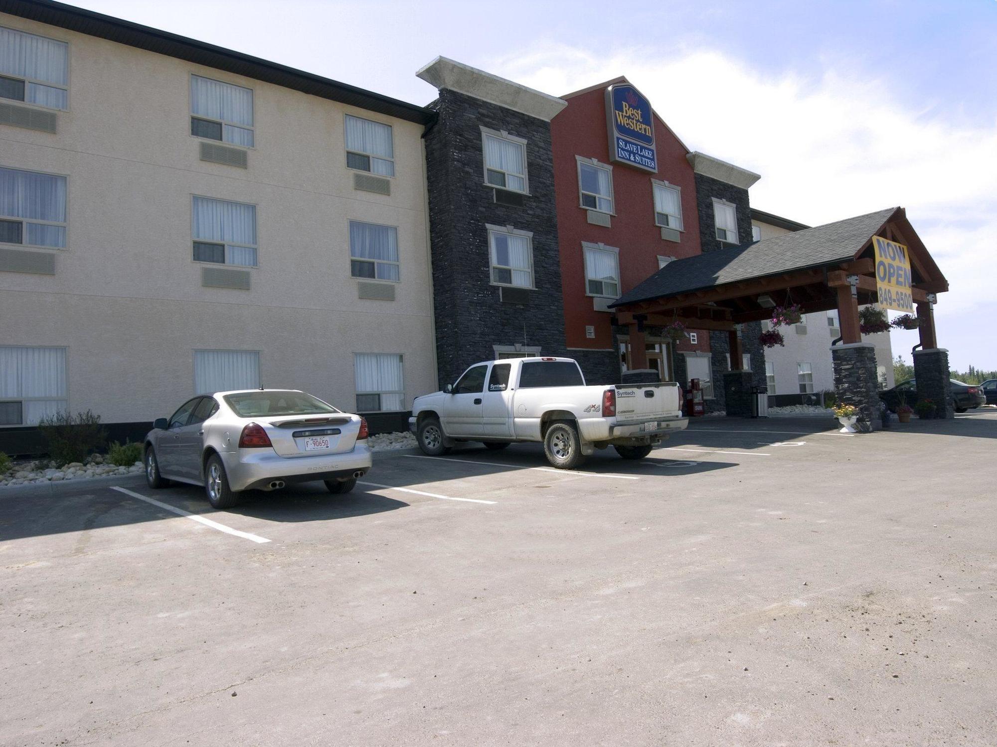 Lakeview Inns & Suites - Slave Lake Exterior photo